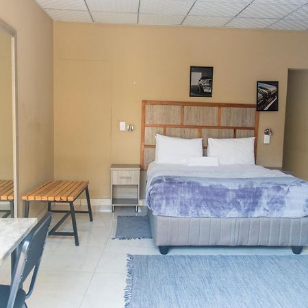 Bed and breakfast Ondangwa Rest Camp Extérieur photo