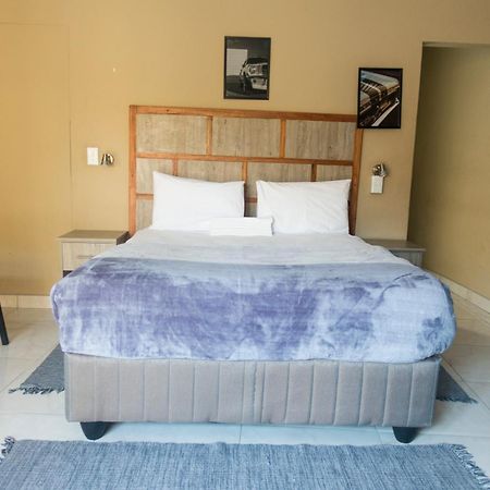 Bed and breakfast Ondangwa Rest Camp Extérieur photo