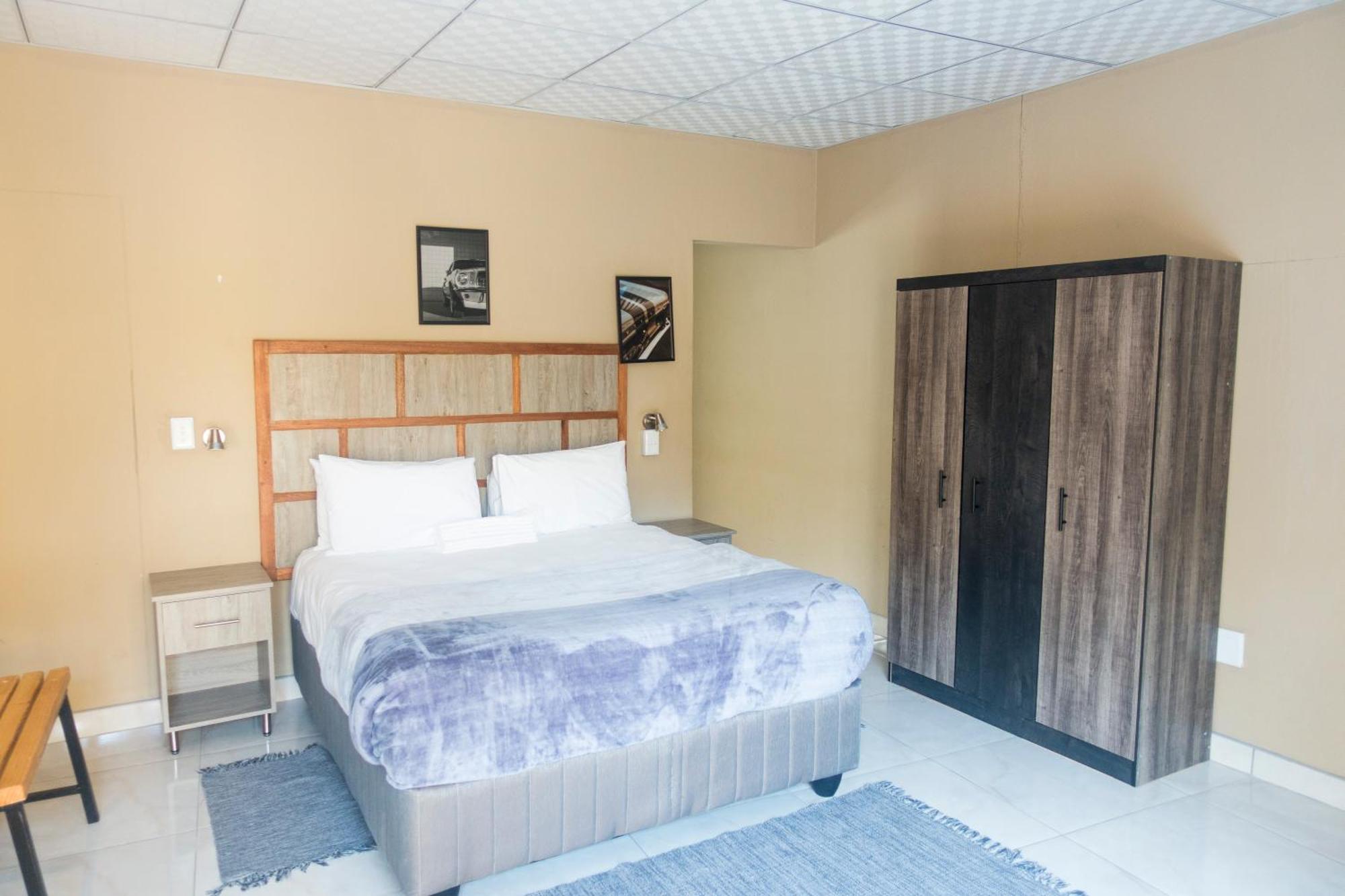 Bed and breakfast Ondangwa Rest Camp Extérieur photo